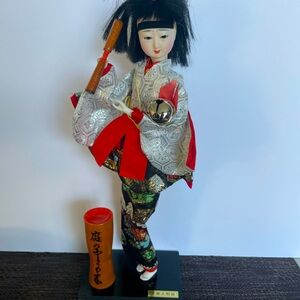 Vintage Japanese Souvenir Doll